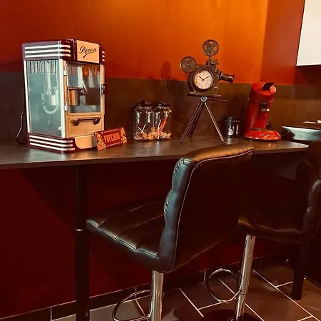 Maison Avec Salle Cinéma Privée